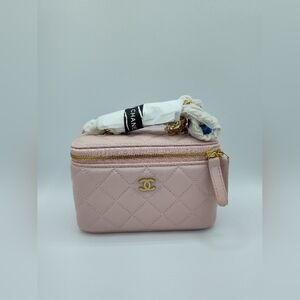 Vintage CHANEL Beauté Pink Quilted Vanity Chain Pouch Gold CC Mirror